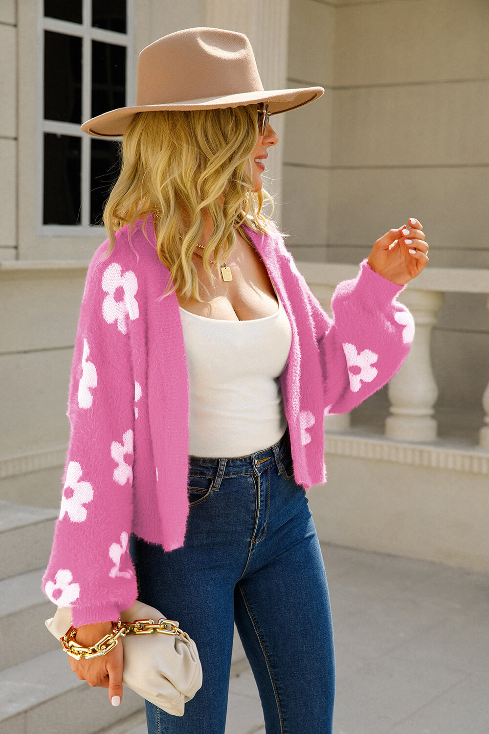 Florale Fuzzy-Strickjacke
