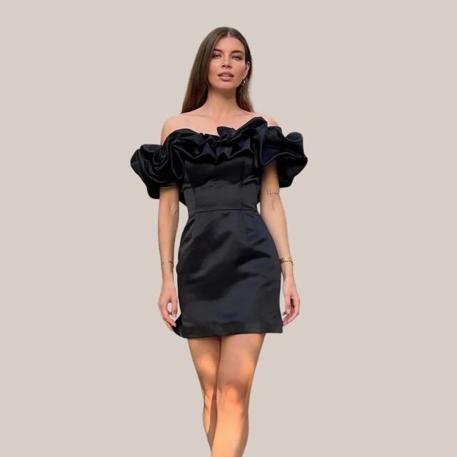 Drune | Schulterfreies Cocktailkleid mit Rüschendetail