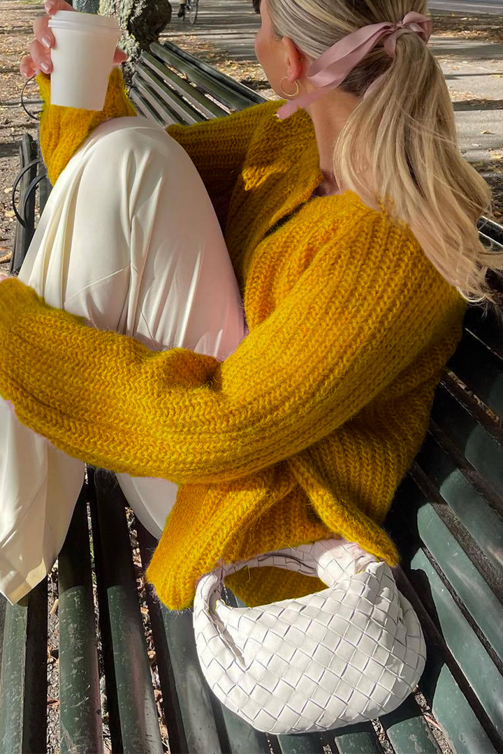 Drune | Casual knit sweater with buttons and round neckline. Outerwear