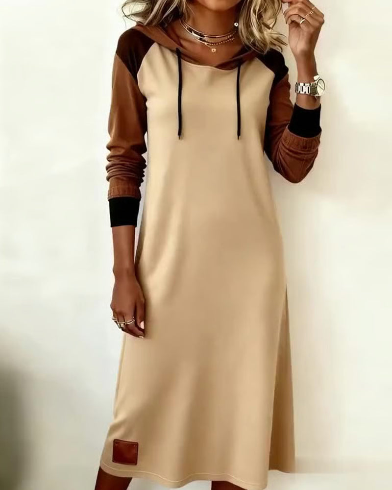 Drune | Kleid mit Kapuze und Kontrastfarben