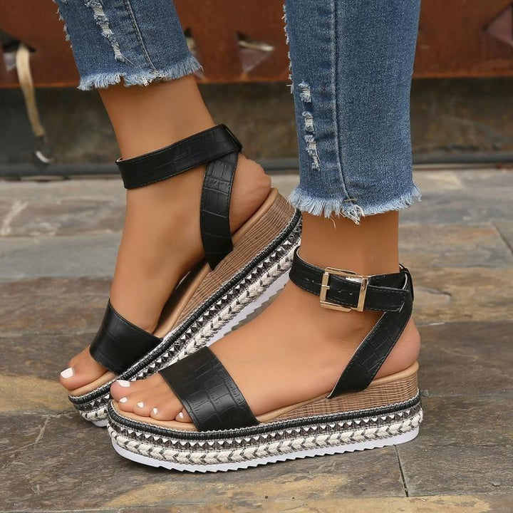 DruneSommer Sandalen mit Schnallenriemen und Plateau