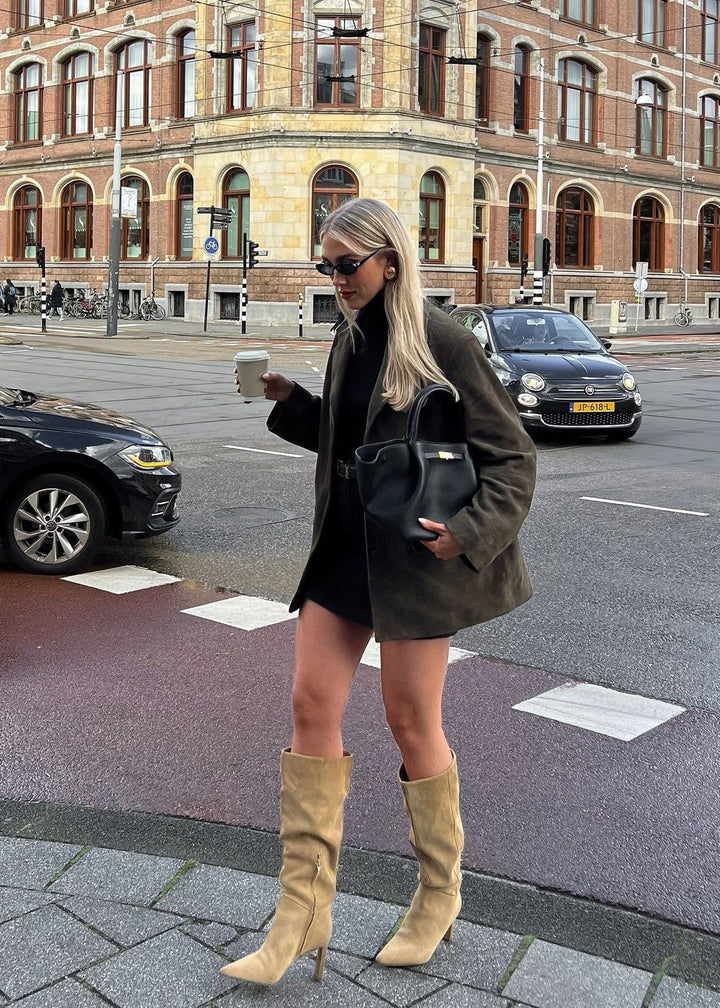 Drune | Faux Suede Taillierter Blazer in Tiefolive