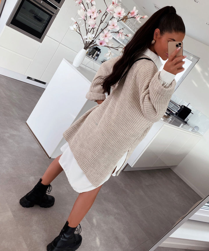 Drune | Cozy oversized knit sweater in soft beige