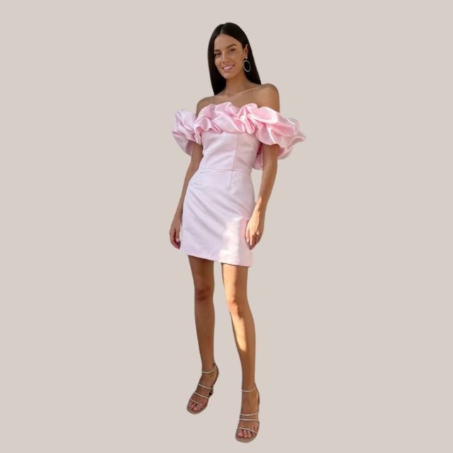 Drune | Schulterfreies Cocktailkleid mit Rüschendetail