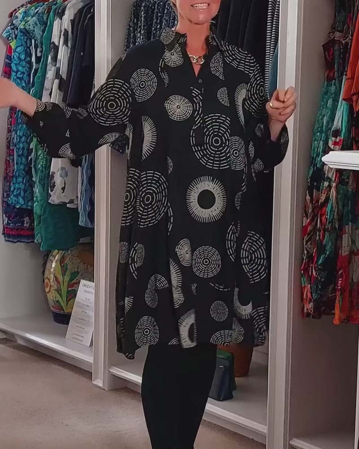 Drune | Kleid mit Revers und Geometrischem Print