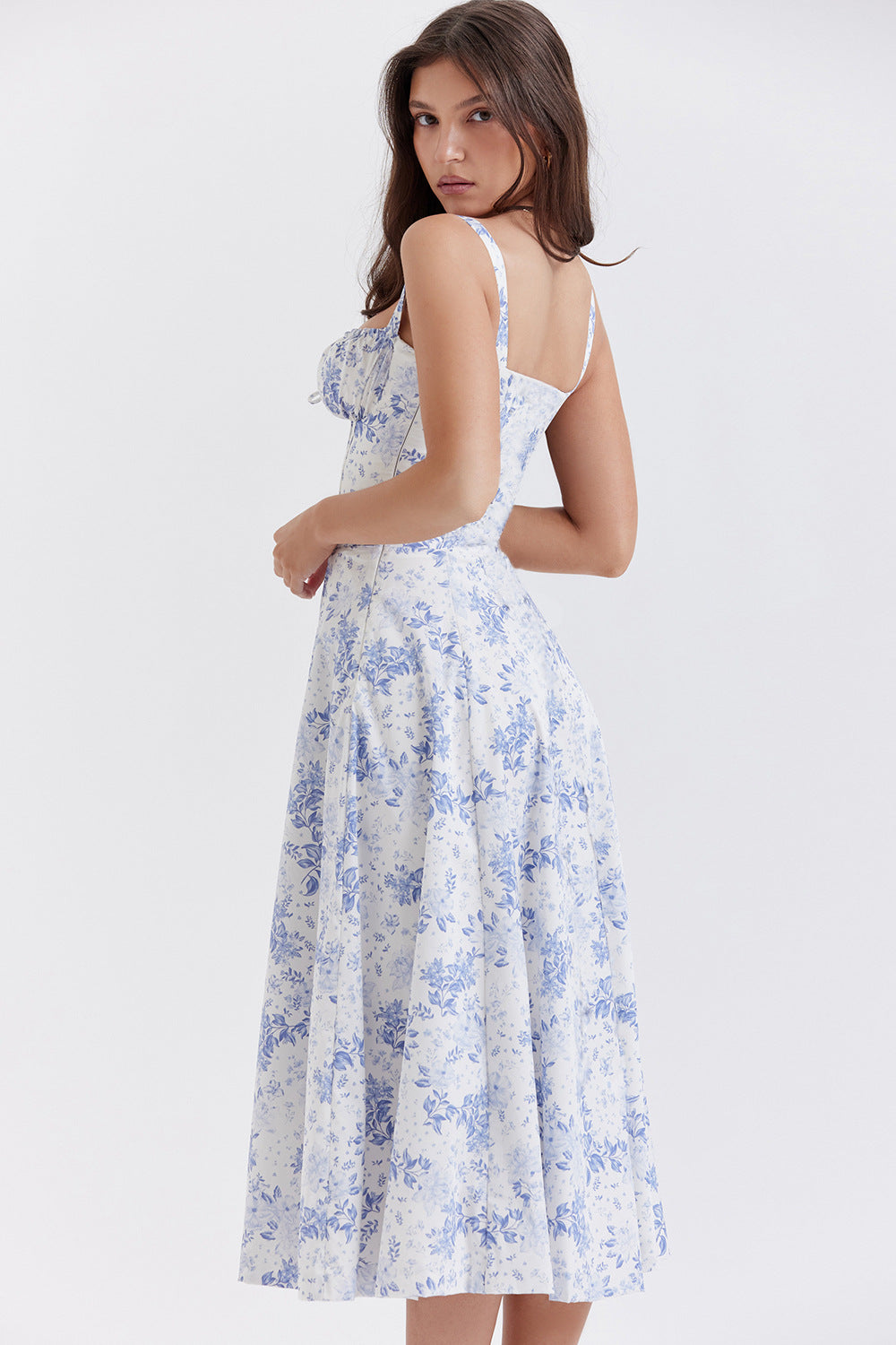 Drune geschnittenes Trägerkleid für Damen mit französischem Flair und verführerischem Hüftschlitz"
