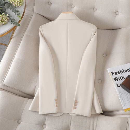 Drune | Fit Blazer für Die Moderne Karrierefrau