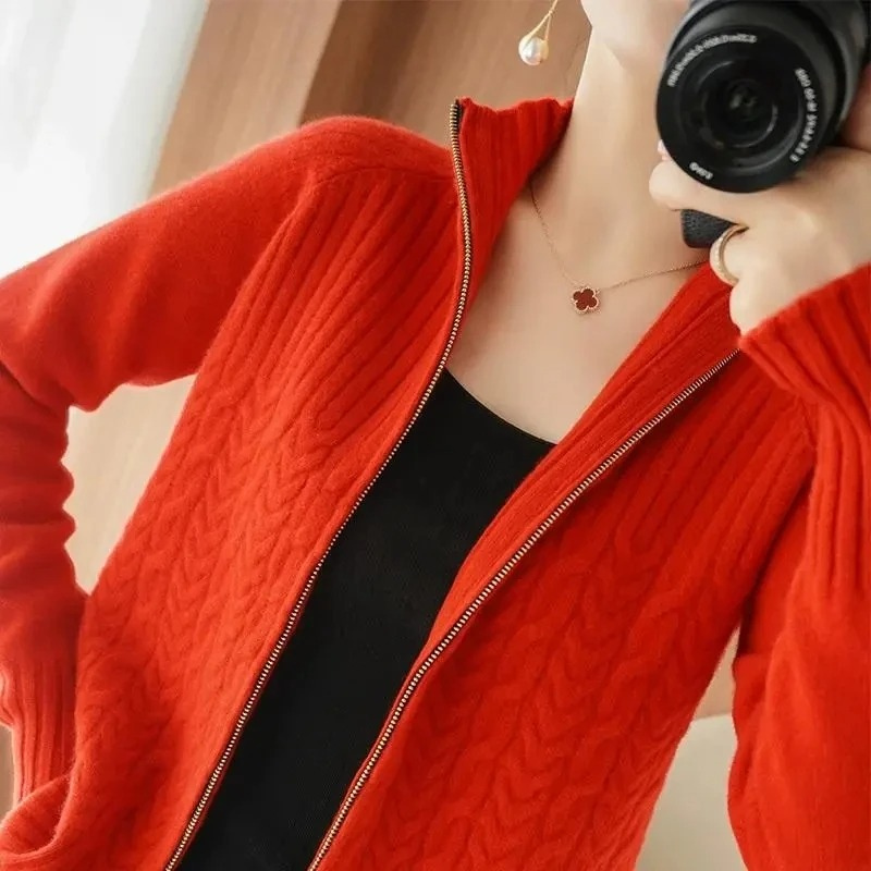 Drune | Gestrickte Jacke Damen Mit Reißverschluss Und Kabelstrickdetails