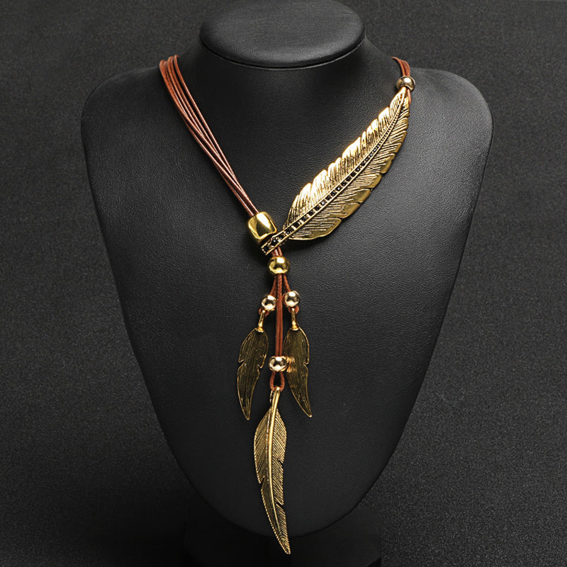 Drune | Goldene Feder Halskette Im Boho Stil