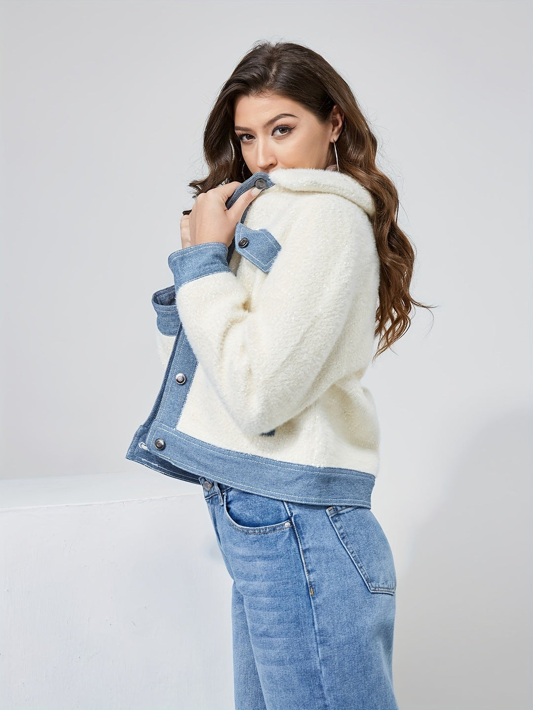 Drune | Kurze Teddyjacke mit Denimdetails Polyester und Baumwolle Trendy und Komfortabel