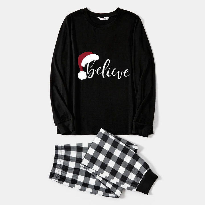 Drune | Weihnachtsmütze und 'Believe' Buchstaben Druck Muster Paar Schwarz & Weiß kariert Schlafanzug Set