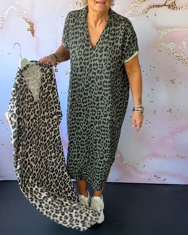 Drune | Kurzärmliges Kleid mit Leopardenmuster und V-Ausschnitt