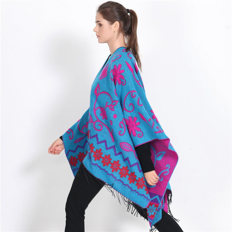 Damen eleganter Poncho mit frischem floralem Design und fransigen Kanten Drune
