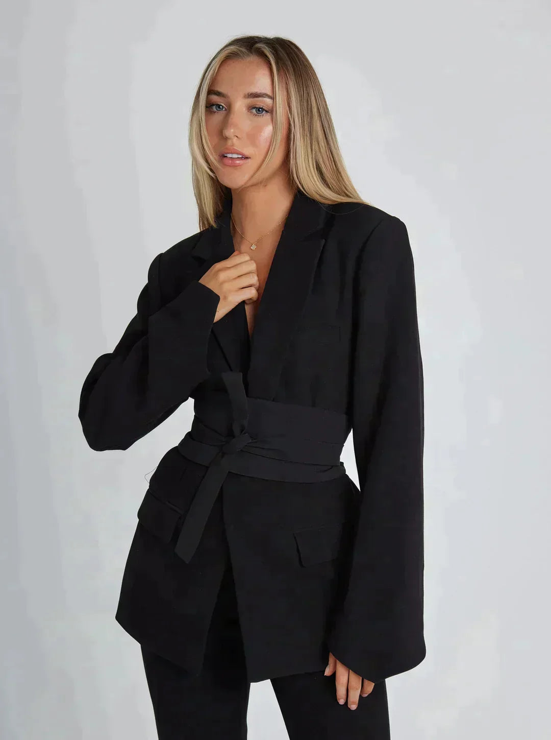 Drune | Blazer mit zusätzlichen Gürteln