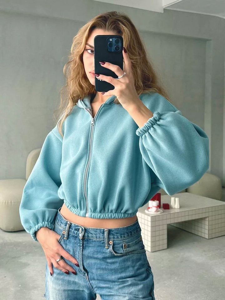 Drune | leichter kurzer Sport-Sweatshirt mit Kapuze