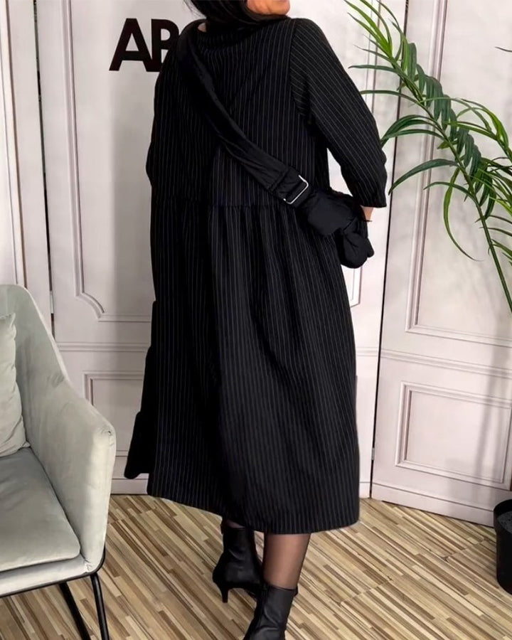 Drune | Schlichtes Geripptes Kleid mit Rundhalsausschnitt