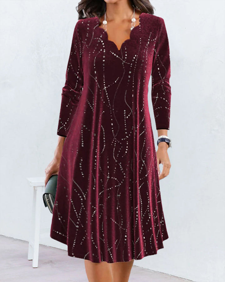 Drune | Kleid mit V-Ausschnitt und Langen Ärmeln