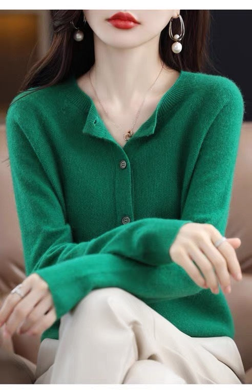 Drune | Merino Wollstrickjacke Mit Rundhalsausschnitt Und Langen Ärmeln