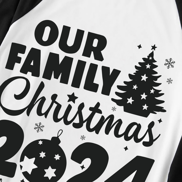 Drune | Weihnachtsbaum & "2024 Erinnerungen Gemeinsam Schaffen" Gemusterte Schwarze Ärmel Kontrast Tops und Schwarz- und Grünkariert Hose Familientreffen Schlafanzug Sets Mit Hundebandana