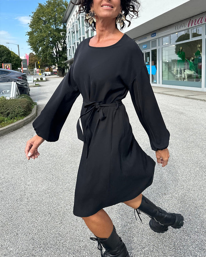 Drune | Kleid mit Rundhalsausschnitt und Bindeband