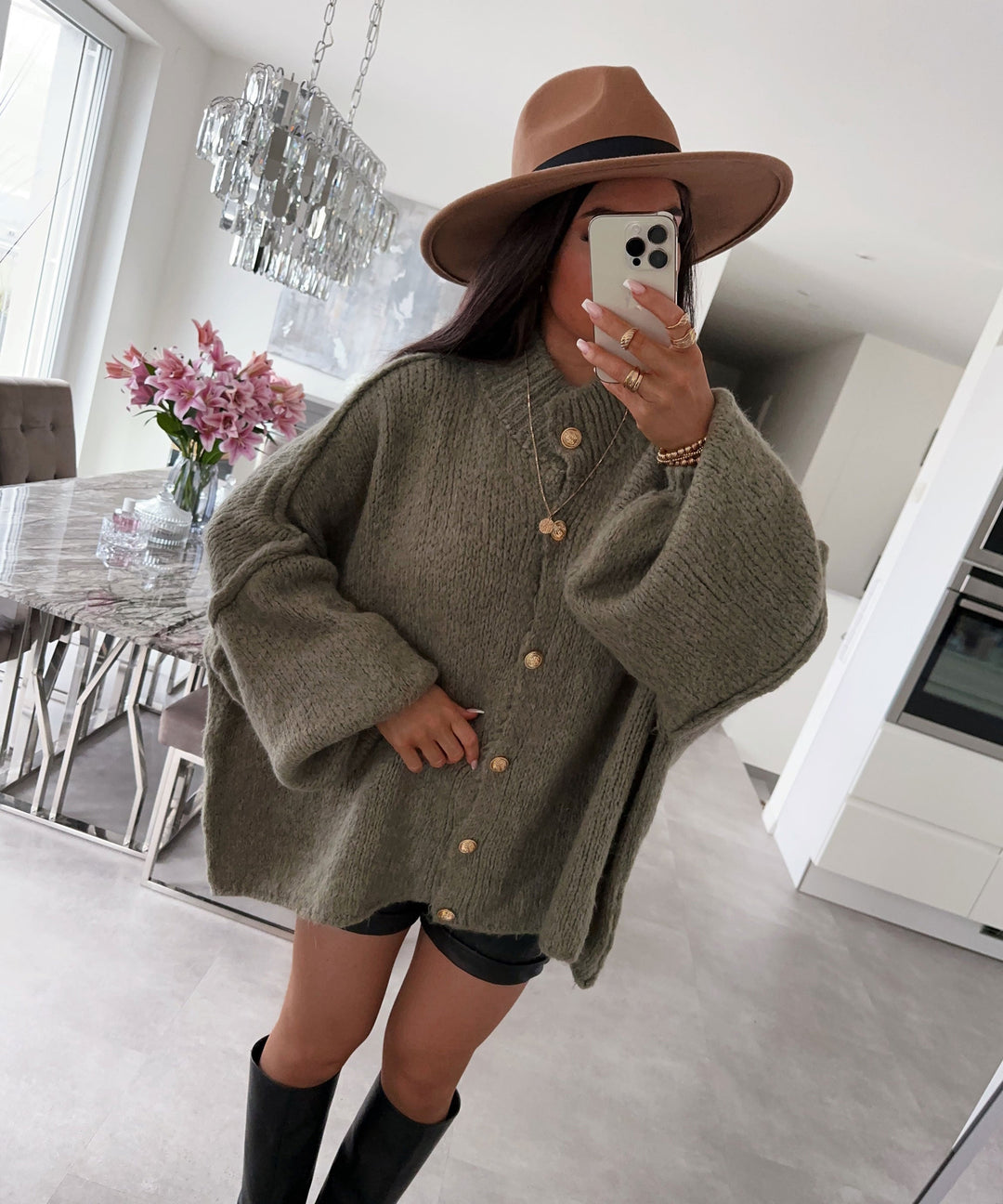 Drune | Cozy, oversized cardigan in soft khaki