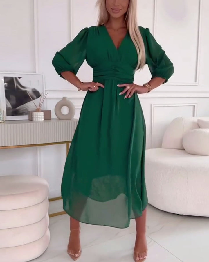 Drune | Unifarbenes Tailliertes Kleid mit V-Ausschnitt