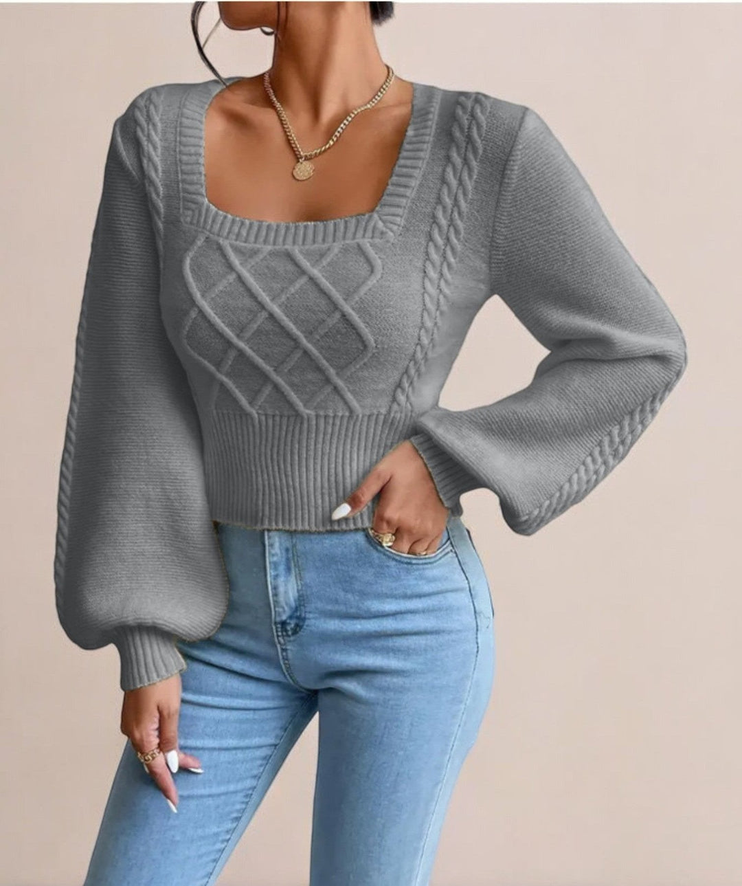 Drune | Damenpullover mit Modernem und Chic Rechteck-Ausschnitt