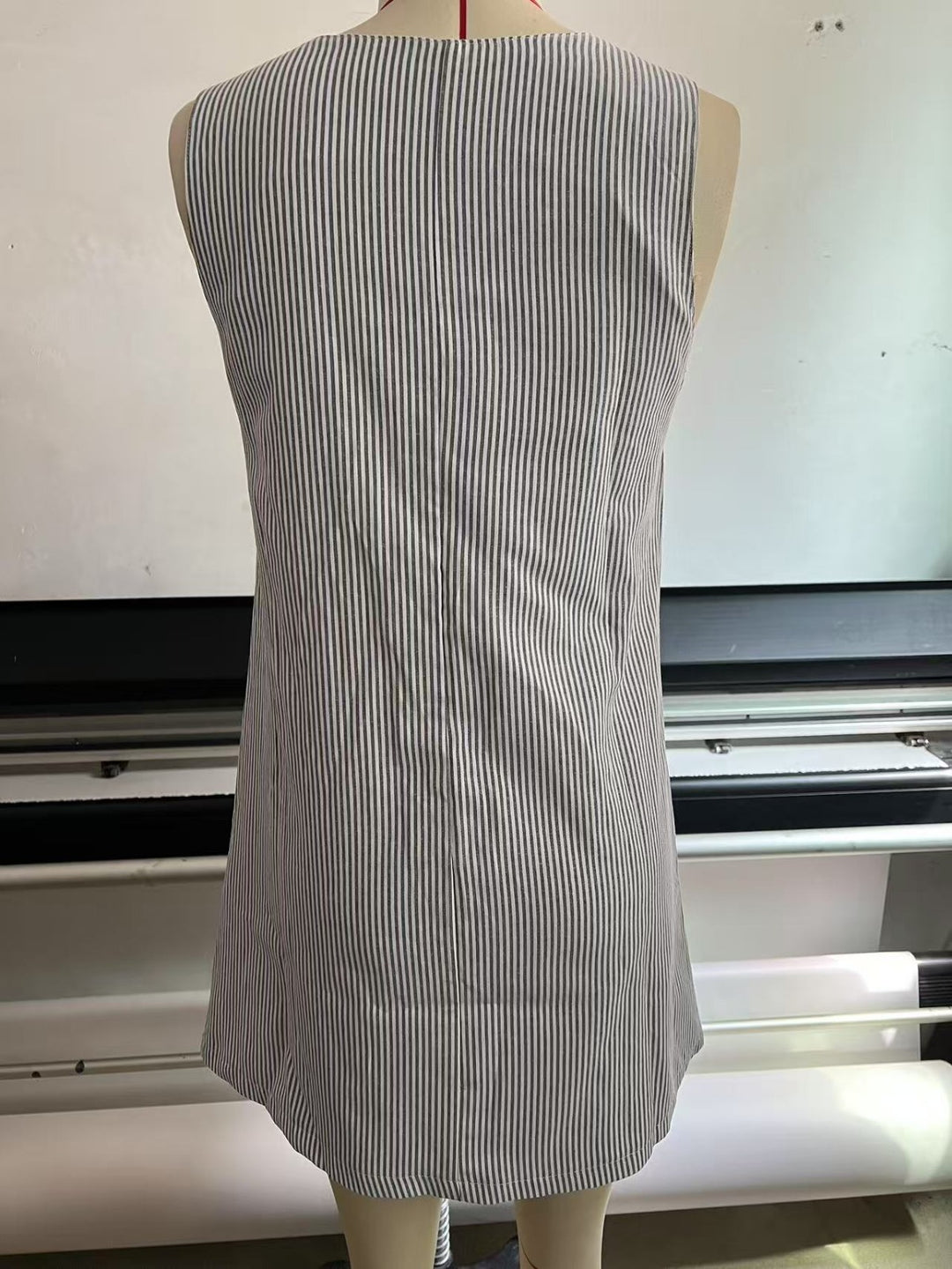 Drune | Gestreiftes Kleid mit Knopfleiste