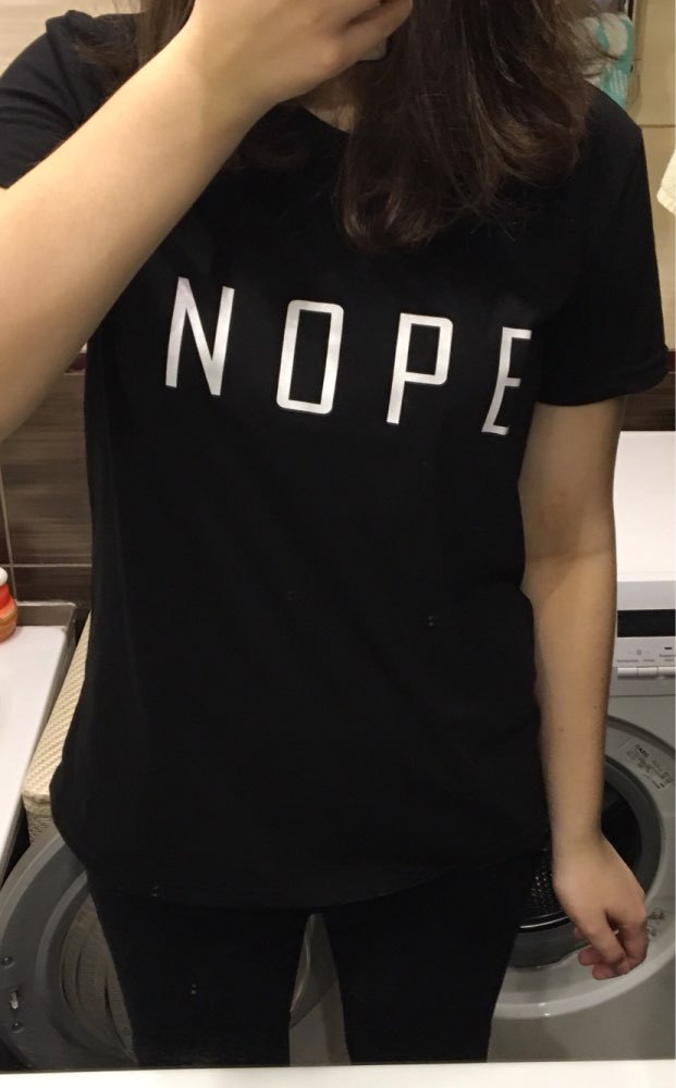 Damen T-Shirt mit modernem auffälligem Schriftzug Drune