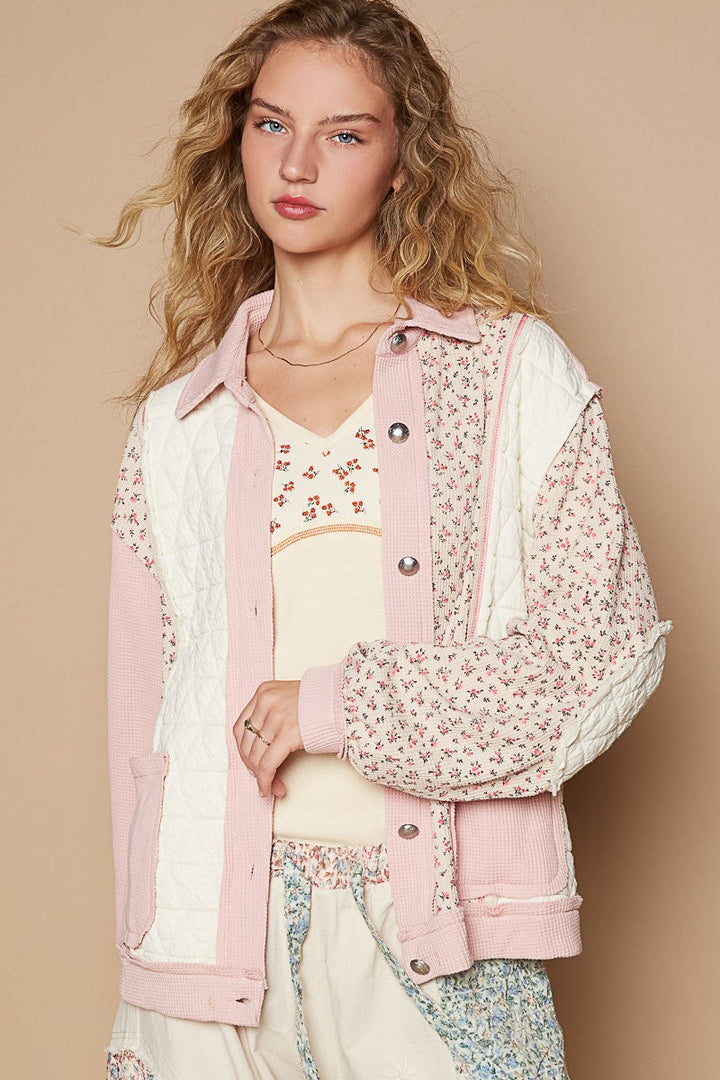 Drune | Gepolsterte Button-Down-Jacke mit sichtbaren Nähten und Blumenmuster