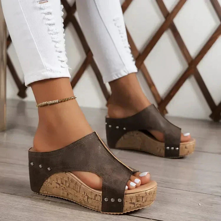 Drune | Stylische Orthopädische Keil Sandalen