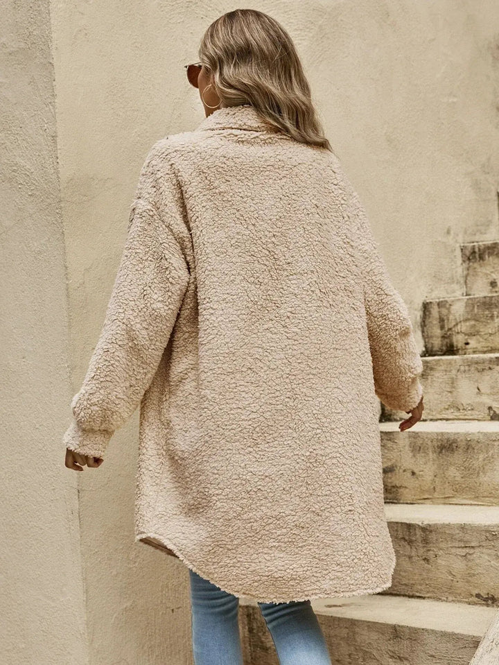 Drune | Bequeme Teddy Jacke mit Knopfleiste & Brusttaschen