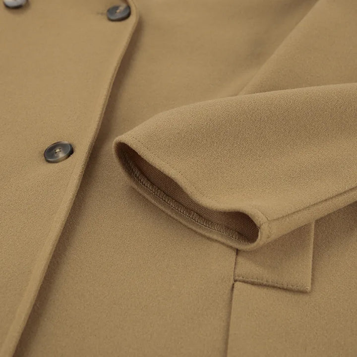 Drune | elegante braune Wolljacke mit doppelter Knopfreihe, halblang