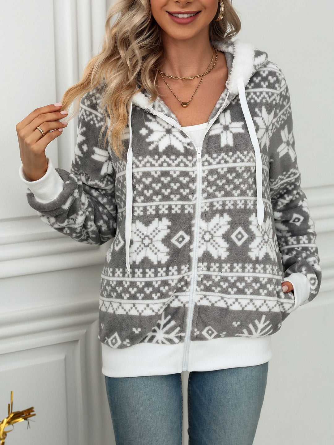 Drune | Kapuzenshirt mit Schneeflocken und Kordelzug