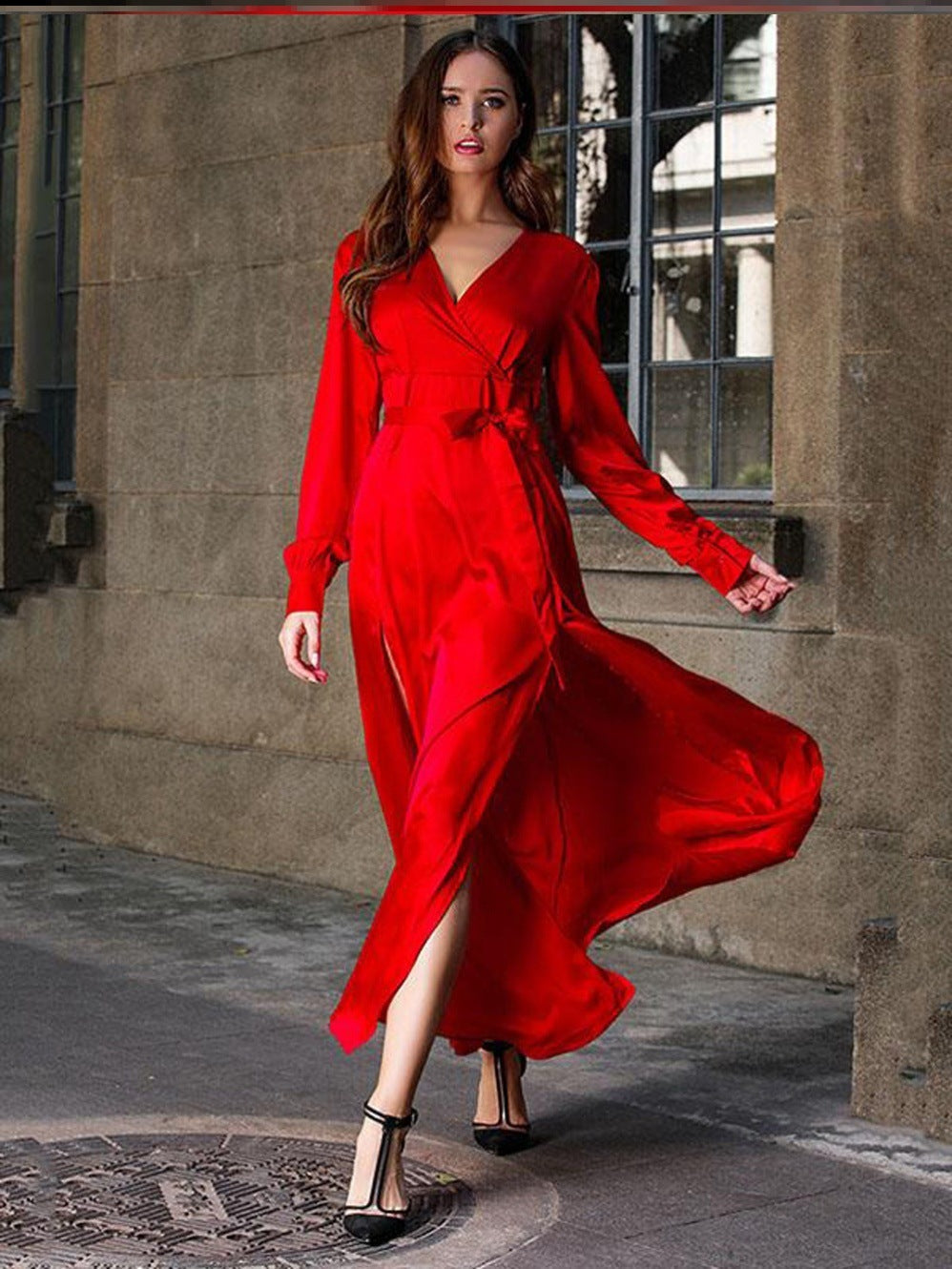 Drune | Elegantes Kleid mit langen Ärmeln V-Ausschnitt Geteilter langer Rock