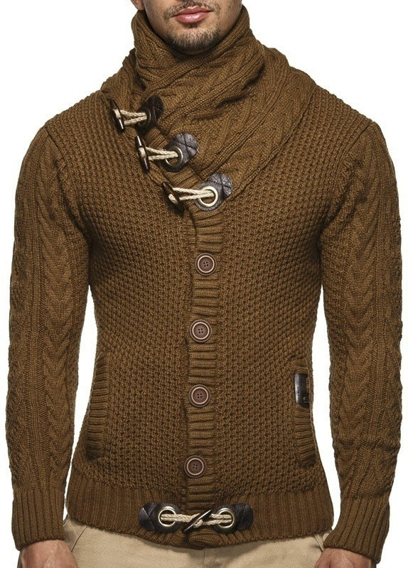 Herren nan Strickcardigan mit hohem Schalkragen, Zopfmuster und Knebelverschlüssen Drune