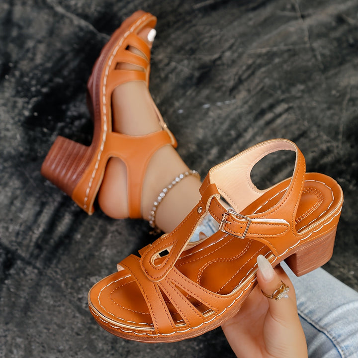 Retro-Sandalen mit Blockabsatz und verstellbarem Riemen Drune Drune
