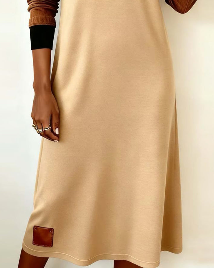 Drune | Kleid mit Kapuze und Kontrastfarben
