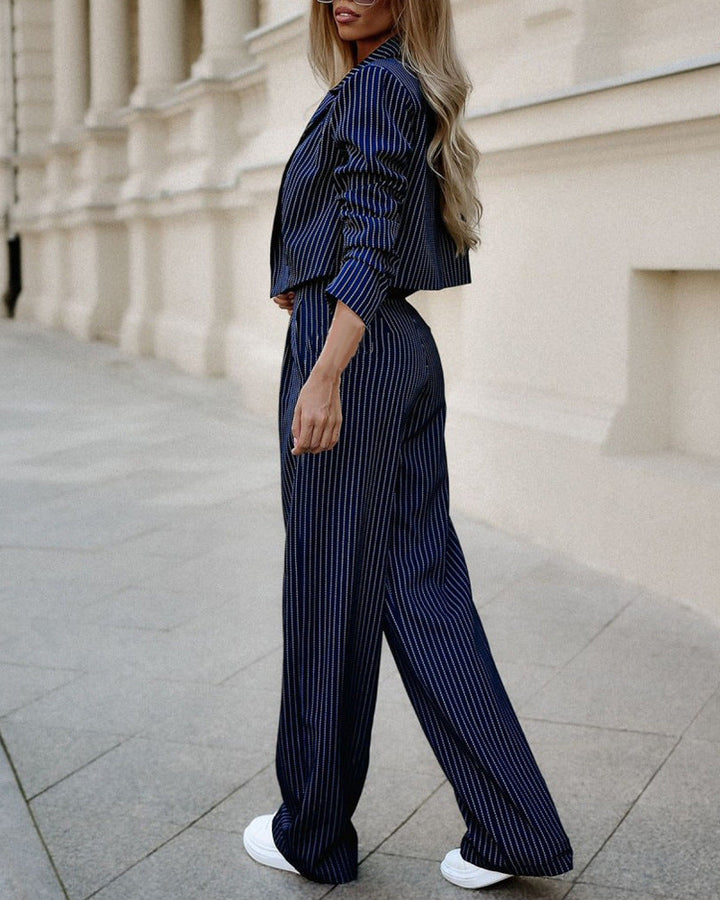 Drune | Teil Blazer und Hose - gestreifter Cropped Blazer und weite Hose mit hoher Taille