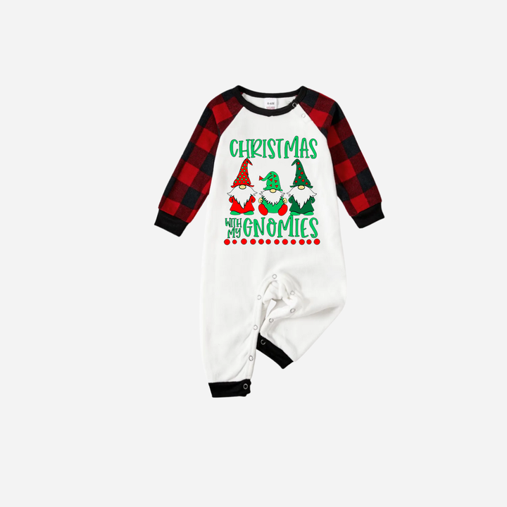 Drune | Rote und schwarze karierte Weihnachts-Pyjamas mit "Christmas With My Gnomies" Textdruck