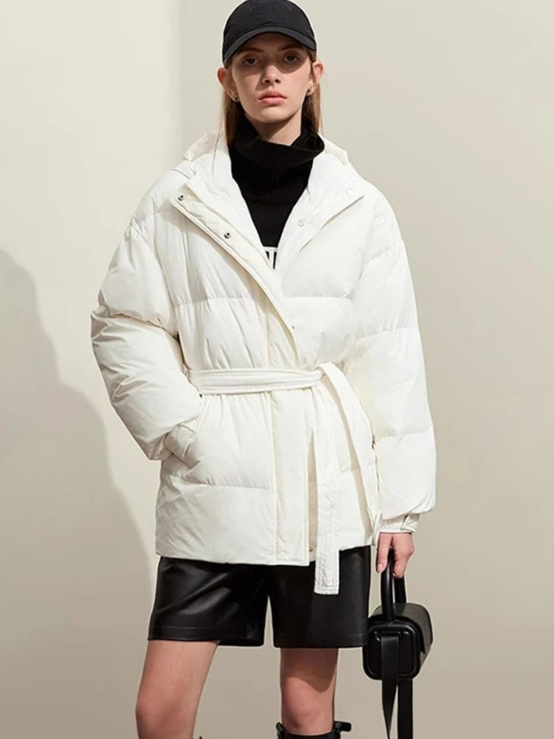 Drune | Dicke Kapuzen Daunenjacke mit Gürtel