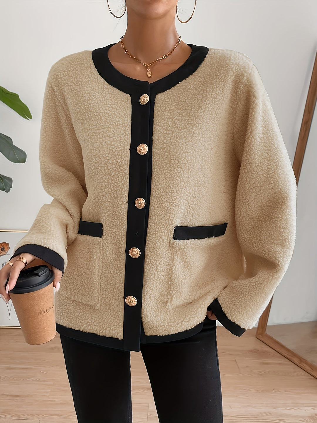 Drune | Kurze Jacke mit Kontrastdetails Polyester Stilvoll und Komfortabel