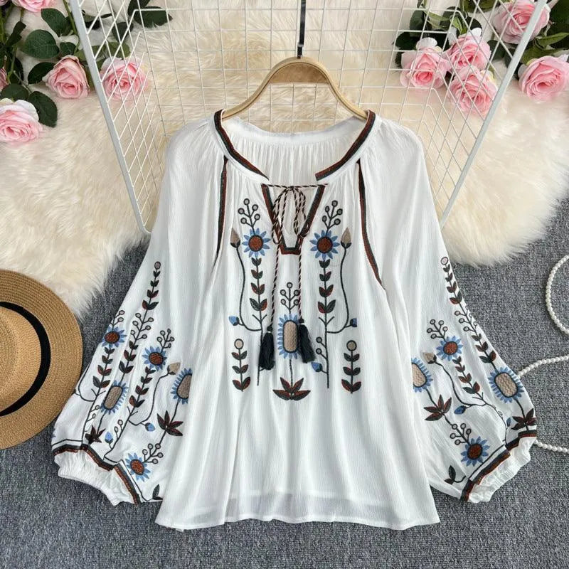 Drune | Damen Rundhalsbluse mit Stickerei