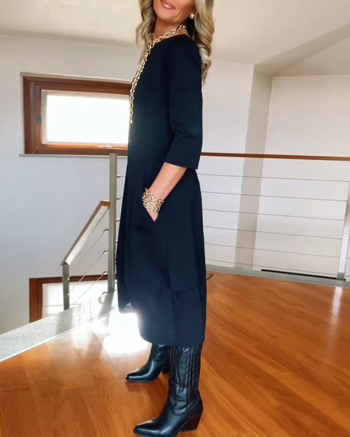 Drune | Einfarbiges Kleid mit Rundhalsausschnitt und Tasche