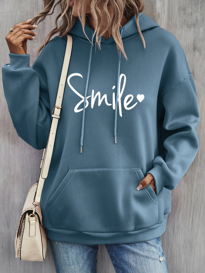 Drune | gemütlicher Smile Print Hoodie mit Kordelzug für Frauen