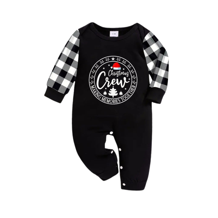 Drune | Schwarzes und weißes karierte Weihnachts-Pyjama-Set mit Santa-Hut und "Gemeinsam Erinnerungen schaffen" Textdruck