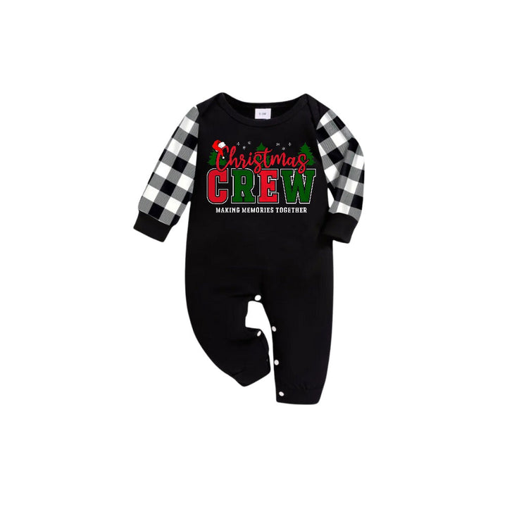 Drune | Schwarz- und Weißkariertes Kurzarm-Weihnachtsfamilien-Pyjama-Set mit buntem "Christmas Crew Making Memories Together"-Druck