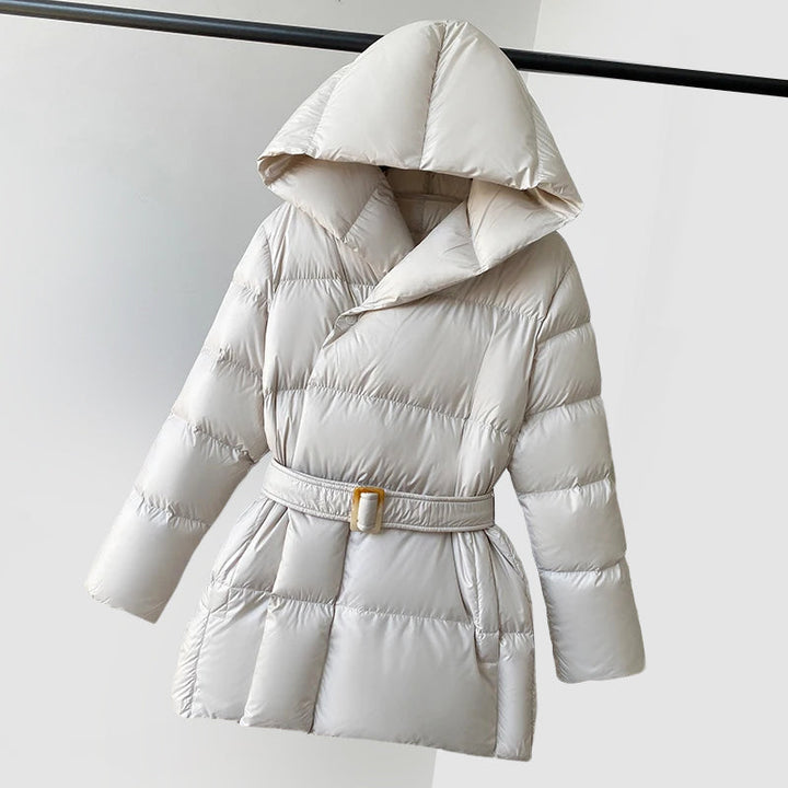 Drune | Damen Gepolsterte Pufferjacke mit Kapuze und Taillengürtel