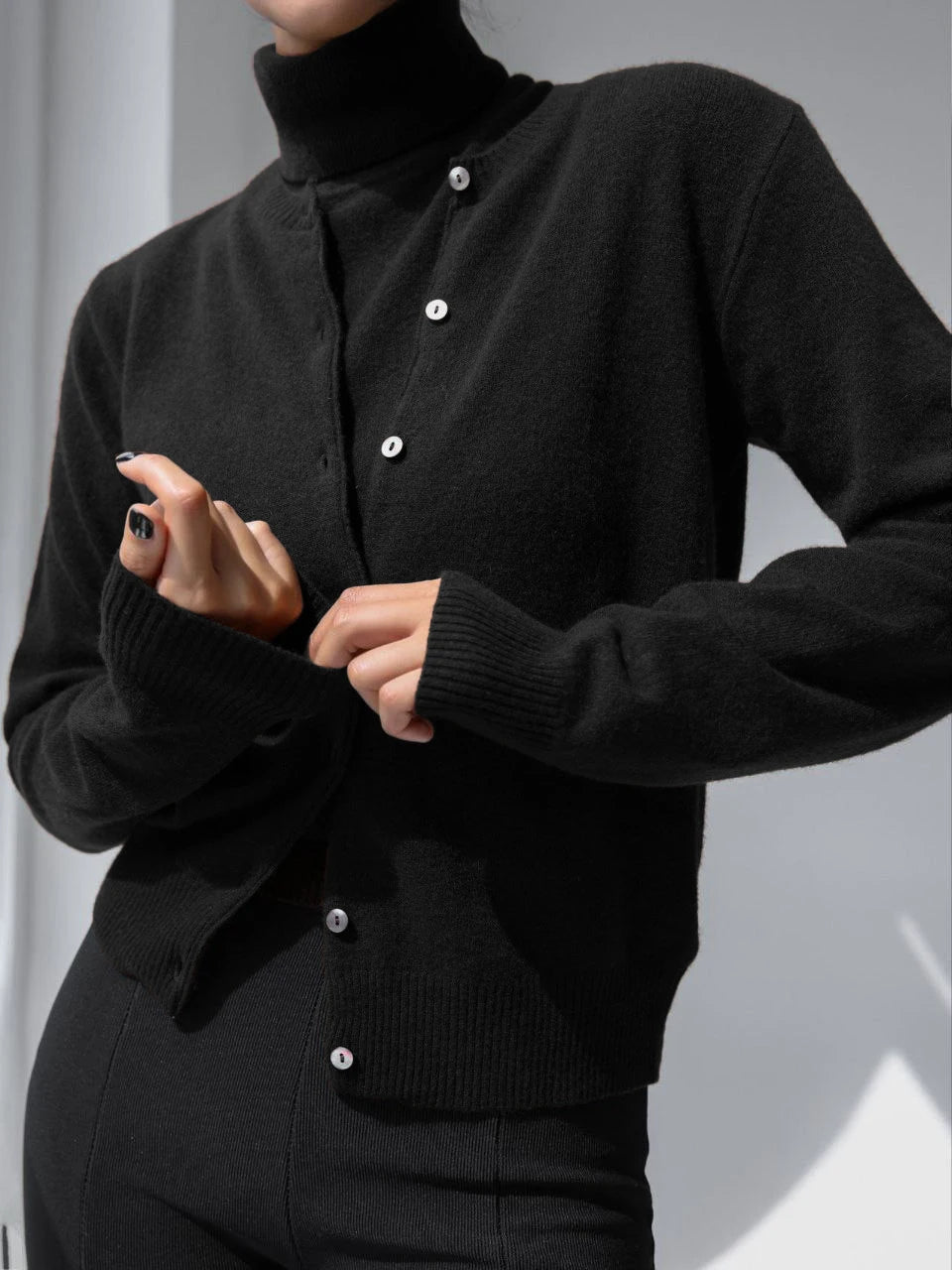 Drune | Damen Strick-Cardigan und Rollkragenpullover Set