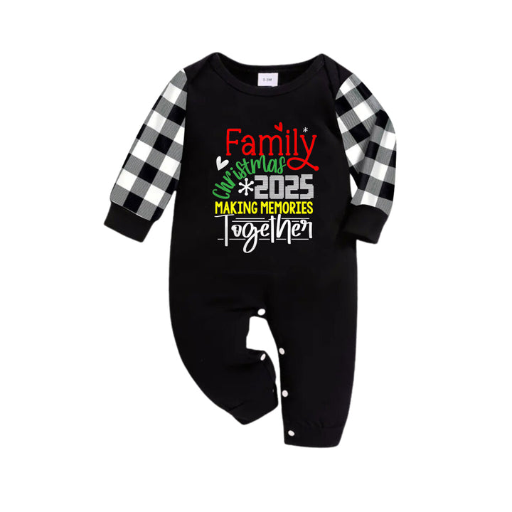 Drune | Schwarzes und weißes karierter Weihnachts-Pyjama-Set mit buntem Weihnachts-Slogan-Print